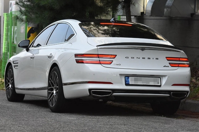 ������� ��������� Genesis G80 RG3 Morris