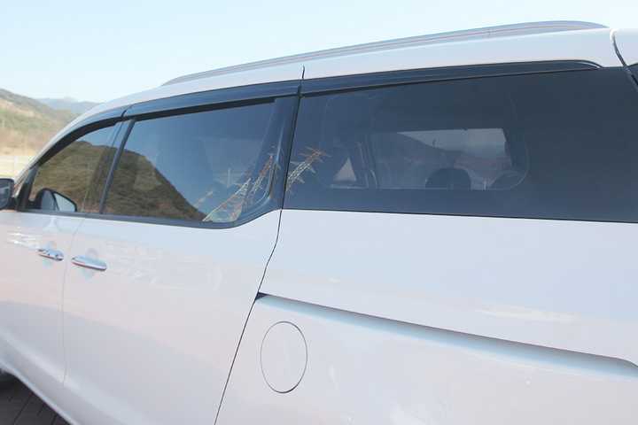 ���������� ���� KIA Carnival 3 Autoclover 6 ������ D011