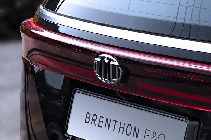 ������� Brenthon ��� KIA Carnival 4