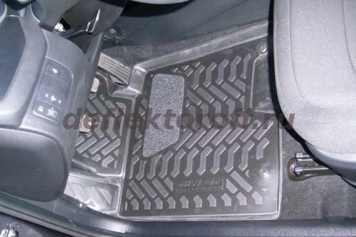 ������� � ����� KIA Ceed II ���������� � ����������� ������