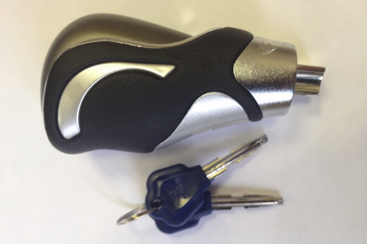 ����� ���� KIA Rio III � ����� � �������������� ������