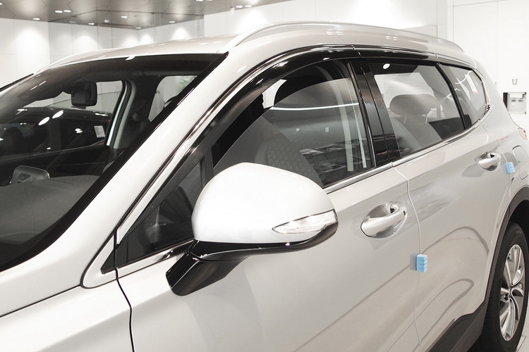 ���������� ������� ���� Hyundai Santa Fe IV black diamond � ������������� ��������� 6 ������