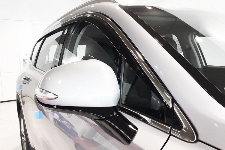 ���������� ������� ���� Hyundai Santa Fe IV black diamond � ������������� ��������� 6 ������